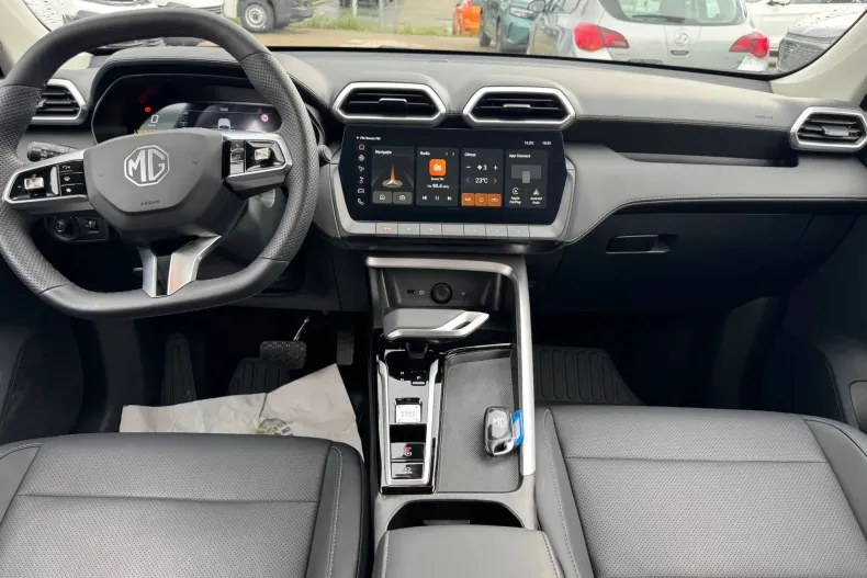 MG ZS HEV din 2026 cu 7.500 km - oferta MG0213528 - foto 10