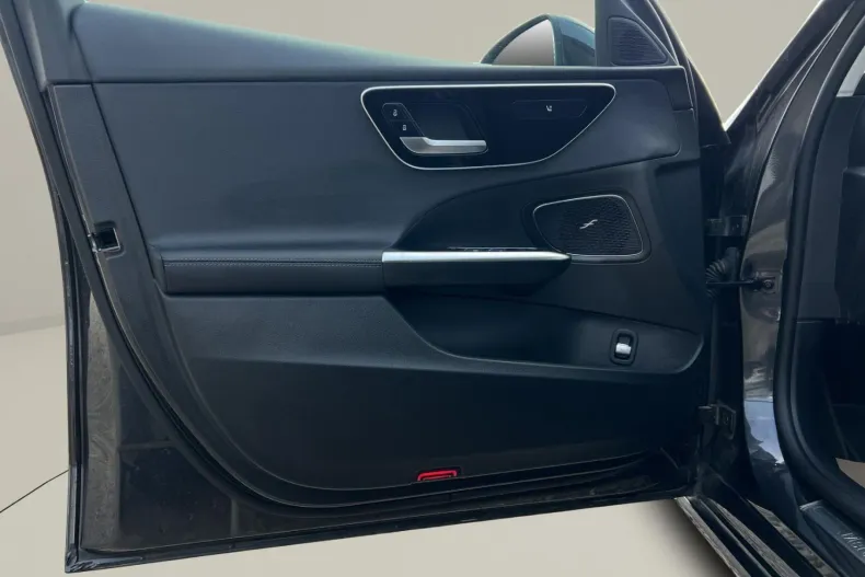 Mercedes-Benz C din 2022 cu 69.725 km - oferta MER213531 - foto 16