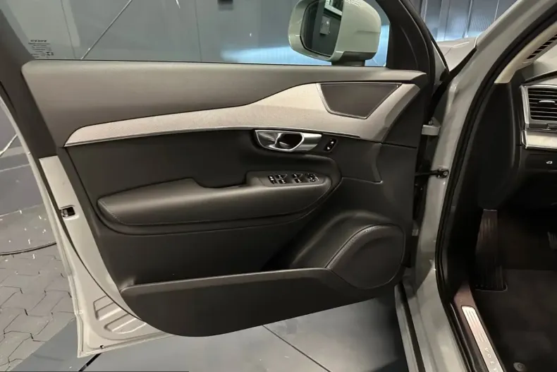 Volvo XC90 din 2024 cu 15.000 km - oferta VOL213550 - foto 18