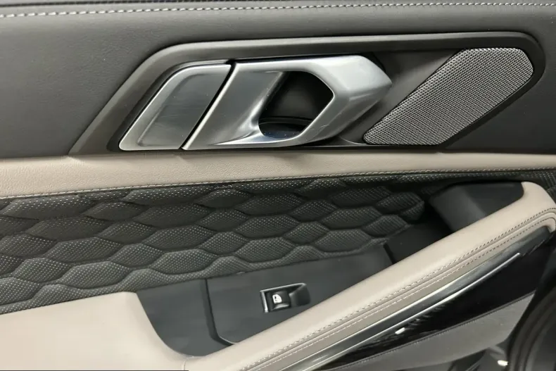 BMW X6 (Seria X) din 2024 cu 9.901 km - oferta BMW213557 - foto 15