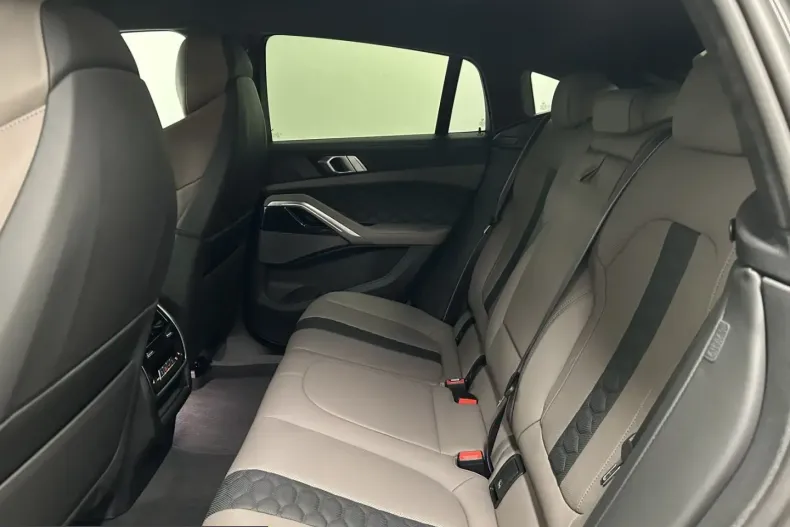 BMW X6 (Seria X) din 2024 cu 9.901 km - oferta BMW213557 - foto 16