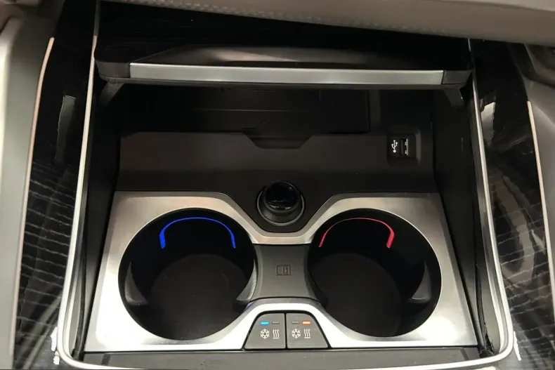 BMW X6 (Seria X) din 2024 cu 9.901 km - oferta BMW213557 - foto 21