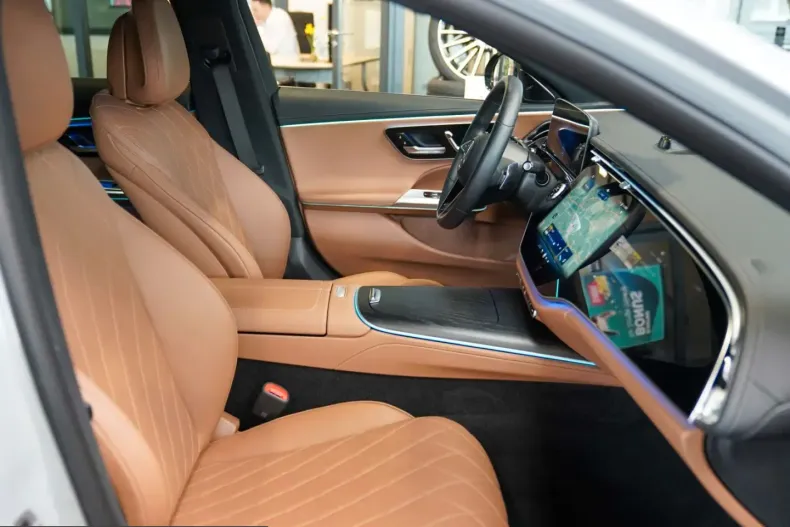 Mercedes-Benz E 450 (Clasa E) din 2024 cu 11.414 km - oferta MER213558 - foto 3
