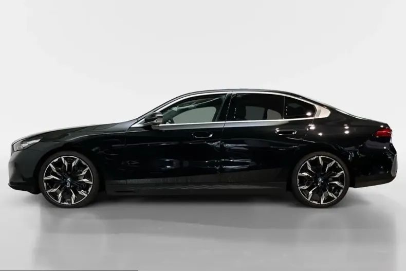 BMW 550 (Seria 5) din 2024 cu 27.600 km - oferta BMW213559 - foto 2