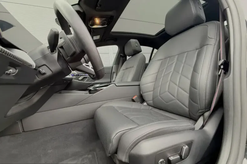 BMW 550 (Seria 5) din 2024 cu 23.843 km - oferta BMW213568 - foto 16
