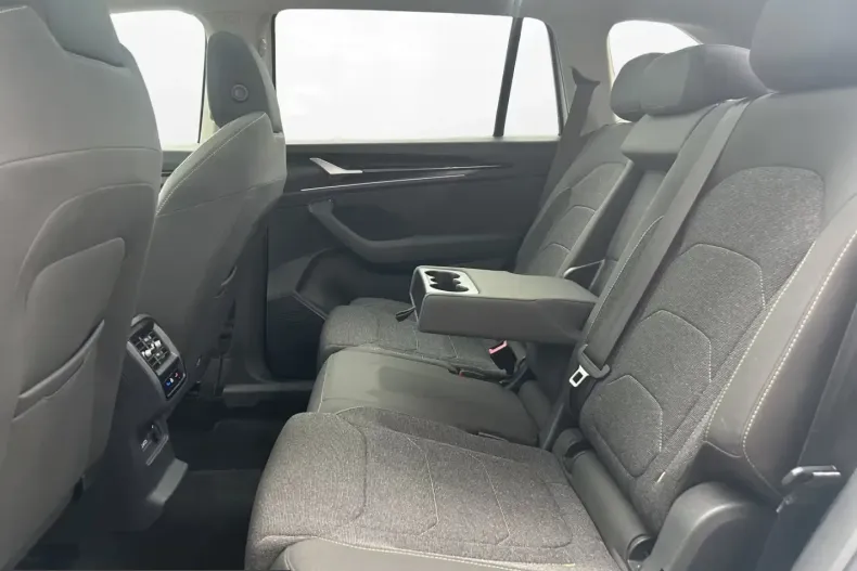 Skoda Kodiaq din 2025 cu 24.160 km - oferta SKO213570 - foto 10