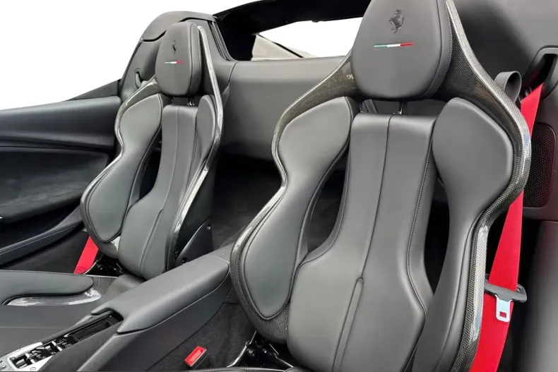 Ferrari 296 GTS din 2025 cu 1.500 km - oferta FER213580 - foto 13