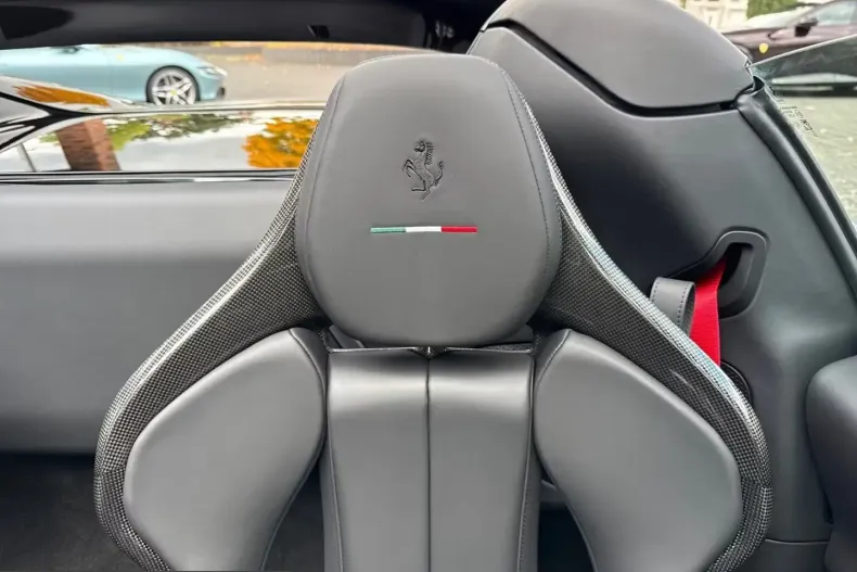 Ferrari 296 GTS din 2025 cu 1.500 km - oferta FER213580 - foto 19