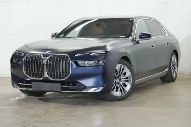 BMW 740 (Seria 7) din 2025 cu 40.000 km - oferta BMW213591 - foto 1