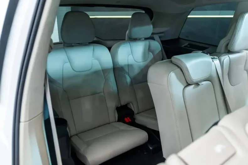 Volvo XC90 din 2023 cu 32.481 km - oferta VOL213603 - foto 14