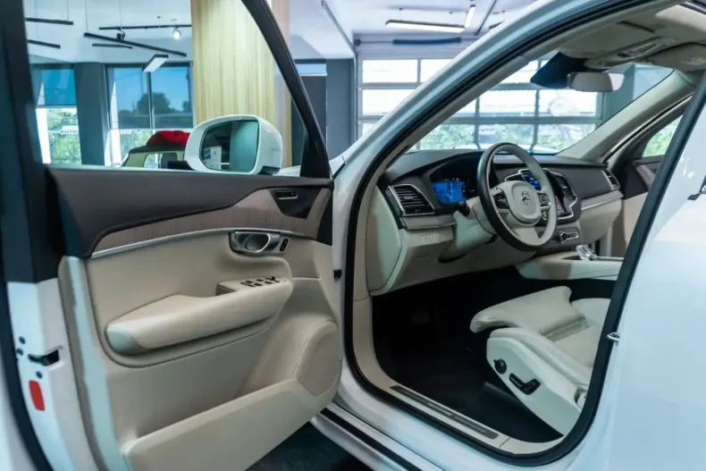Volvo XC90 din 2023 cu 32.481 km - oferta VOL213603 - foto 16