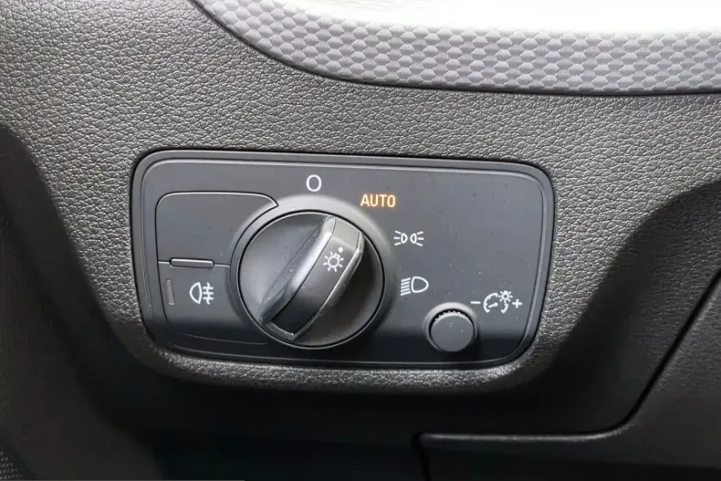 Audi Q2 din 2022 cu 74.500 km - oferta AUD213609 - foto 19