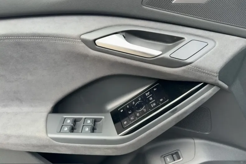 Audi SQ6 e-tron din 2025 cu 10.810 km - oferta AUD213628 - foto 15