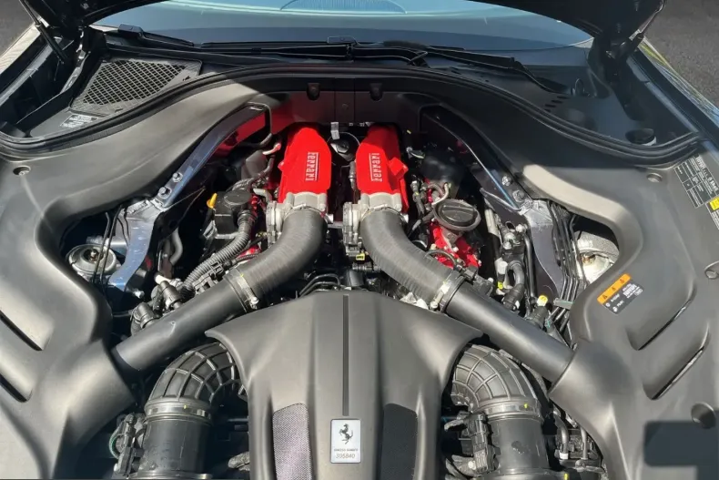 Ferrari Roma din 2024 cu 2.030 km - oferta FER213654 - foto 9