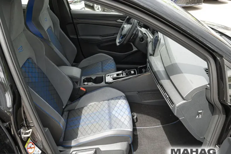 Volkswagen Golf din 2024 cu 33.986 km - oferta VOL213658 - foto 10