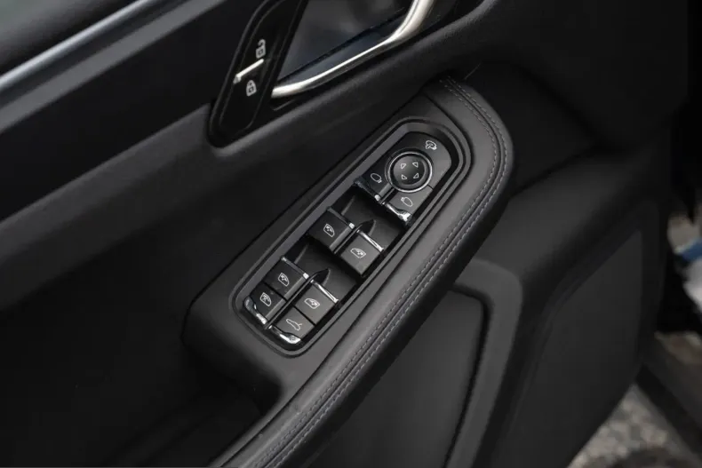 Porsche Macan din 2024 cu 28.500 km - oferta POR213661 - foto 36