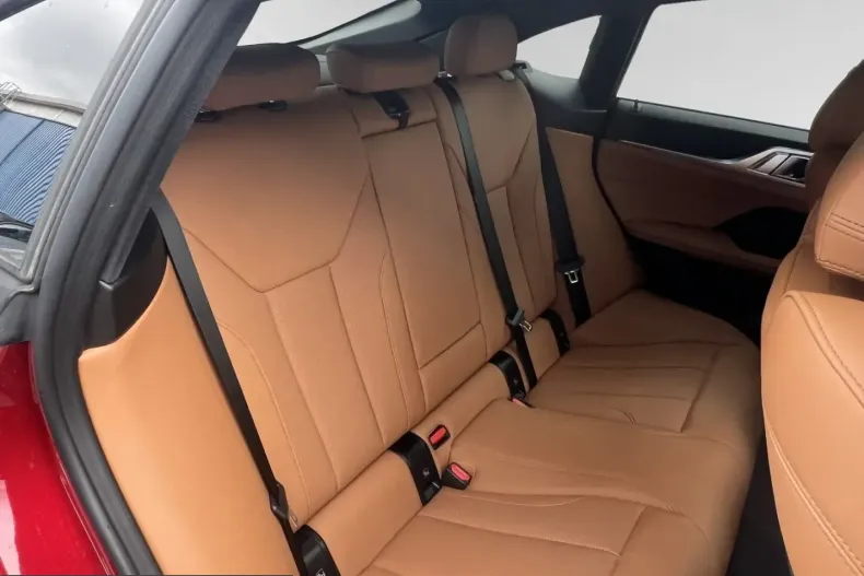 BMW i4 (Seria 4) din 2025 cu 24.350 km - oferta BMW213675 - foto 10