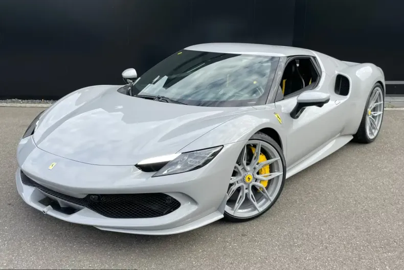 Ferrari 296 GTB din 2023 cu 100 km - oferta FER213687 - foto 1