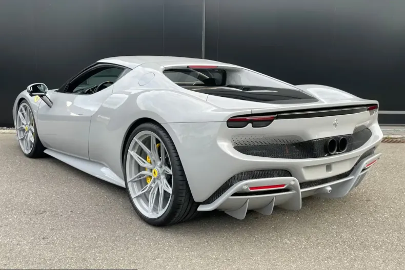 Ferrari 296 GTB din 2023 cu 100 km - oferta FER213687 - foto 5