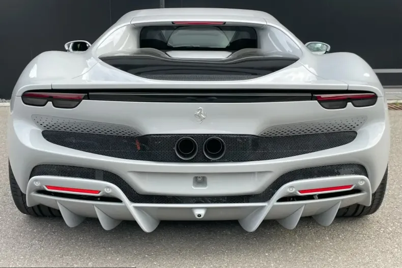Ferrari 296 GTB din 2023 cu 100 km - oferta FER213687 - foto 6