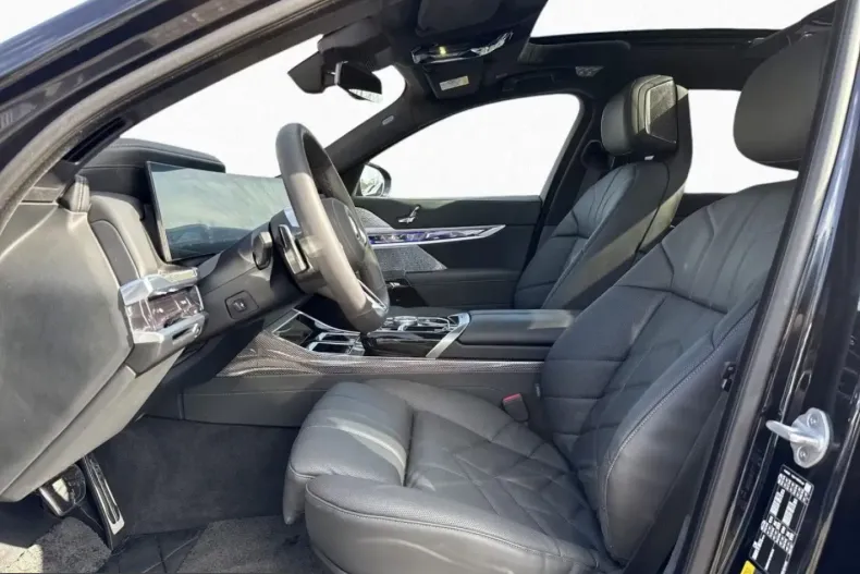 BMW i7 (Seria 7) din 2025 cu 913 km - oferta BMW213688 - foto 6