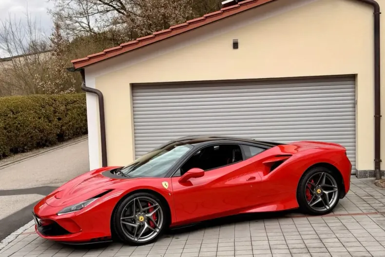 Ferrari F8 din 2022 cu 9.500 km - oferta FER213691 - foto 1