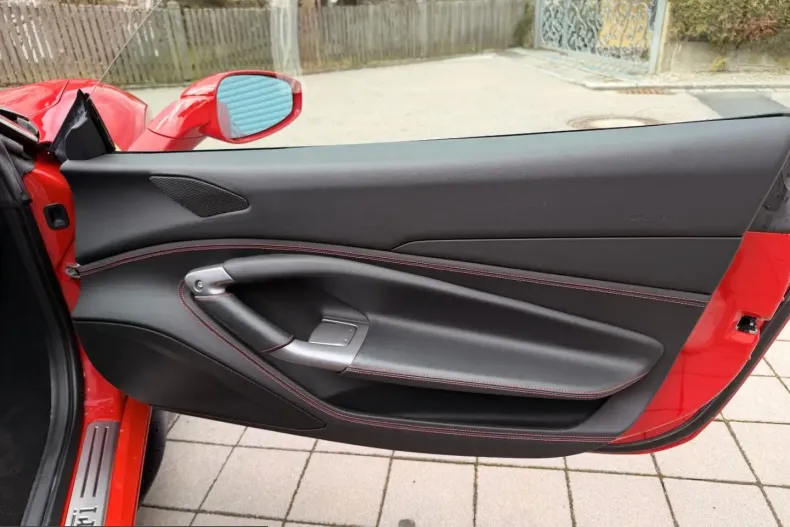 Ferrari F8 din 2022 cu 9.500 km - oferta FER213691 - foto 24
