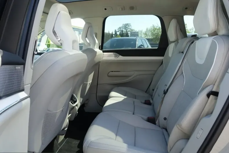 Volvo EX90 din 2024 cu 8.450 km - oferta VOL213720 - foto 10