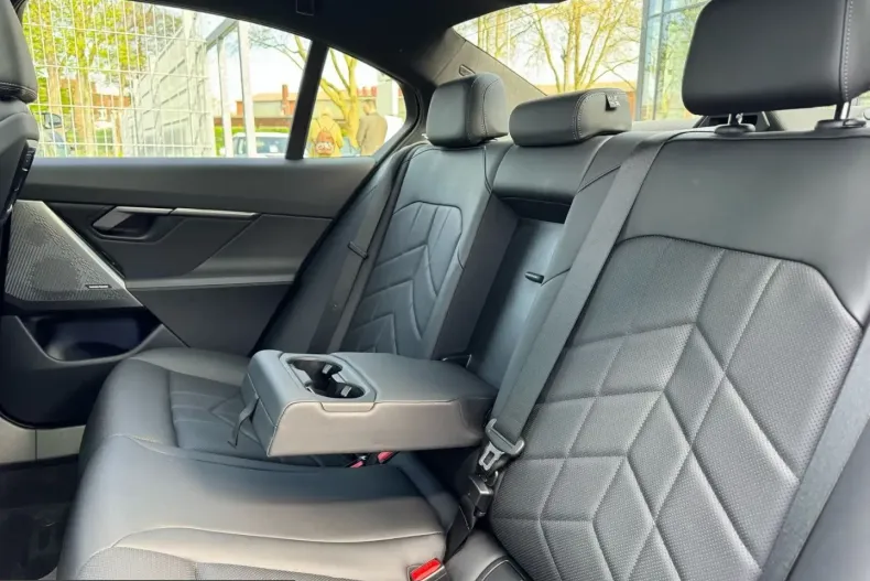 BMW 520 (Seria 5) din 2025 cu 20.100 km - oferta BMW213726 - foto 8