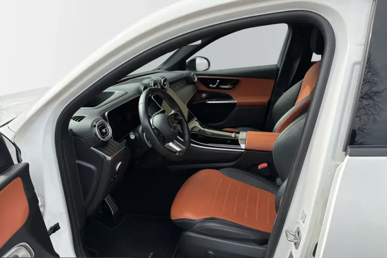 Mercedes-Benz GLC 200 (Clasa GLC) din 2024 cu 33.000 km - oferta MER213727 - foto 8