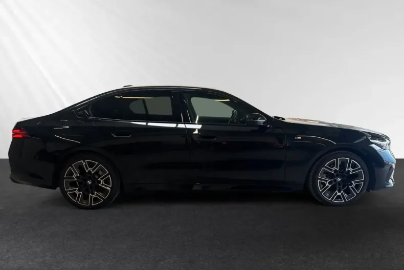 BMW 520 (Seria 5) din 2025 cu 14.931 km - oferta BMW213729 - foto 2