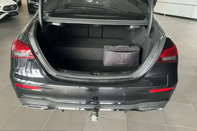 Mercedes-Benz E 300 (Clasa E) din 2022 cu 68.444 km - oferta MER213736 - foto 17