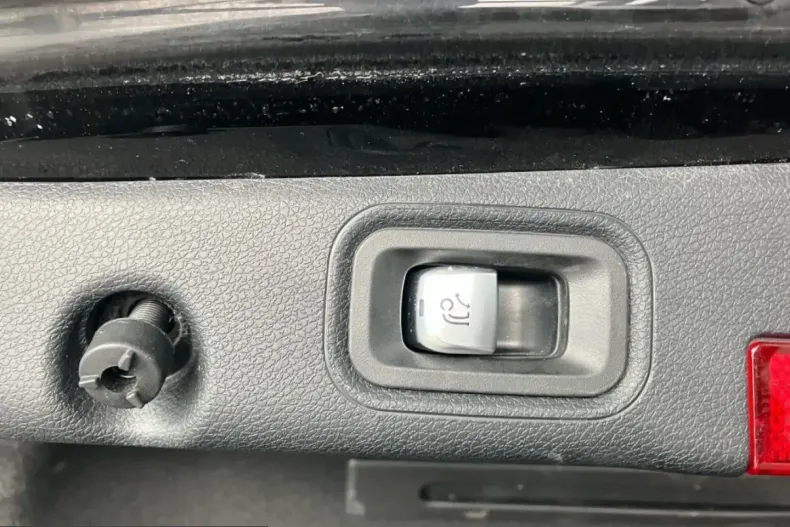 Mercedes-Benz E 300 (Clasa E) din 2022 cu 68.444 km - oferta MER213736 - foto 20