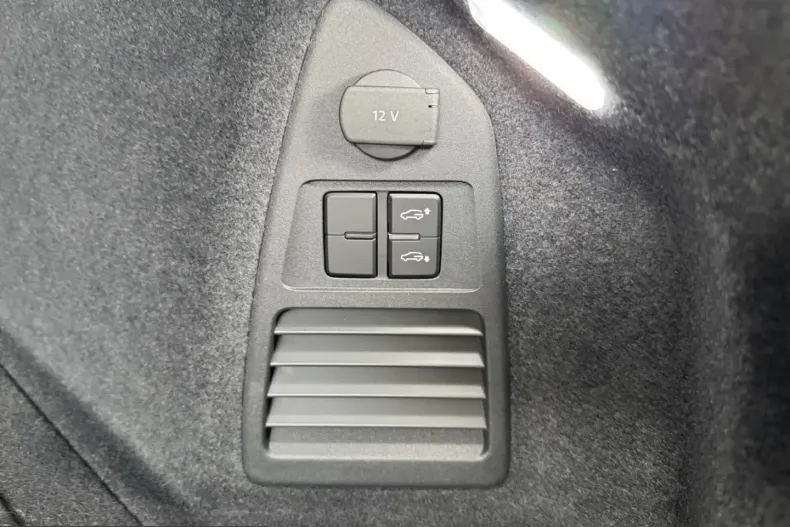 Volkswagen Touareg din 2025 cu 21.192 km - oferta VOL213758 - foto 13