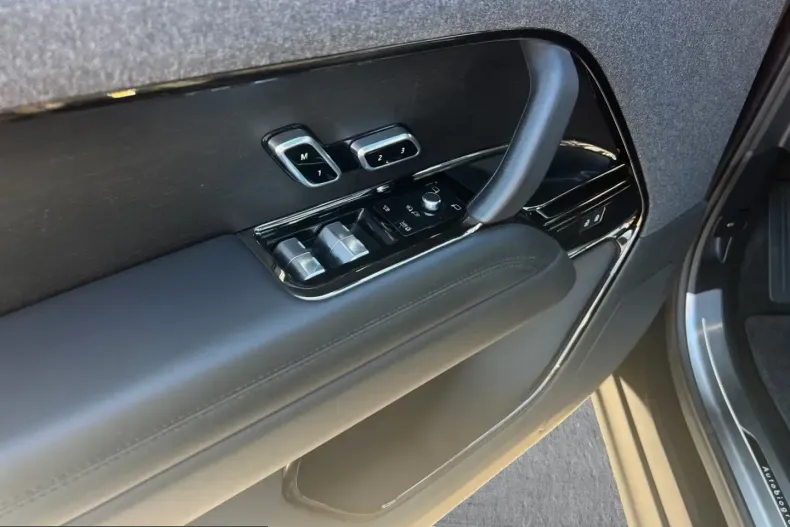 Land Rover Range Rover Sport din 2023 cu 68.100 km - oferta LAN213759 - foto 8