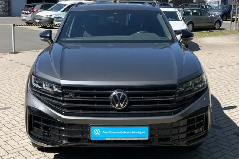 Volkswagen Touareg din 2025 cu 30.638 km - oferta VOL213760 - foto 1