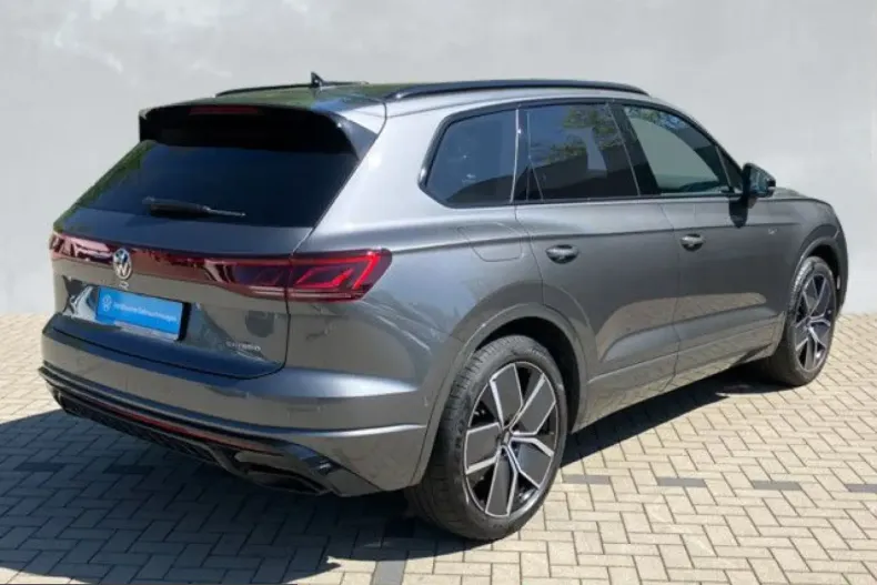 Volkswagen Touareg din 2025 cu 30.638 km - oferta VOL213760 - foto 3