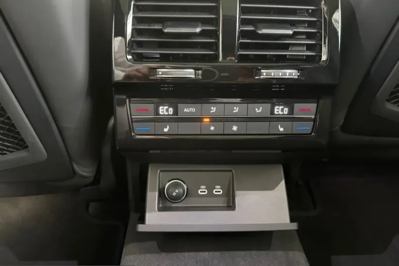 Volkswagen Touareg din 2025 cu 39.703 km - oferta VOL213761 - foto 16
