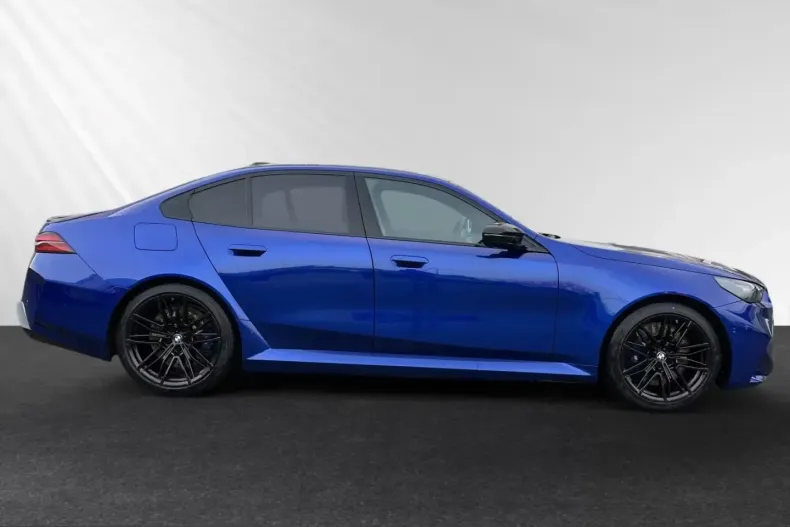 BMW M5 (Seria 5) din 2025 cu 23.800 km - oferta BMW213764 - foto 3