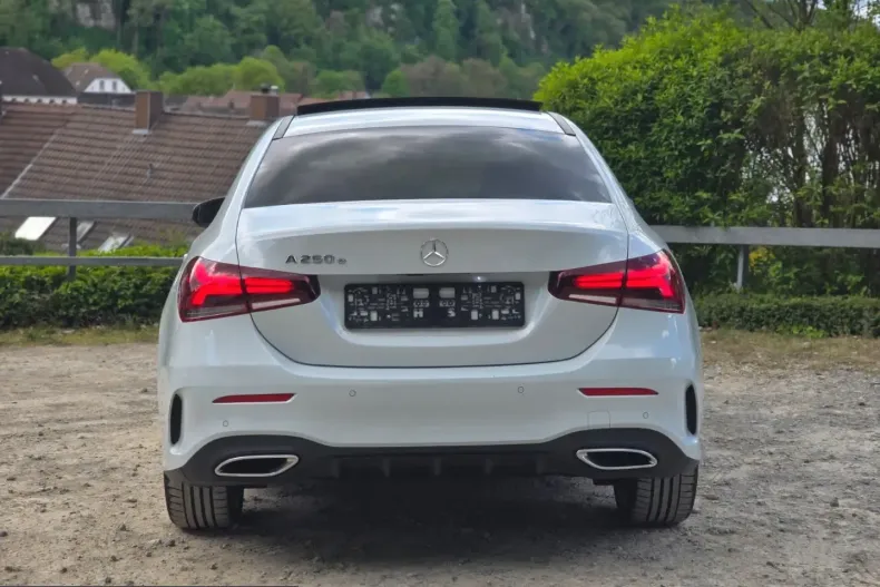 Mercedes-Benz A 250 (Clasa A) din 2021 cu 67.550 km - oferta MER213768 - foto 6