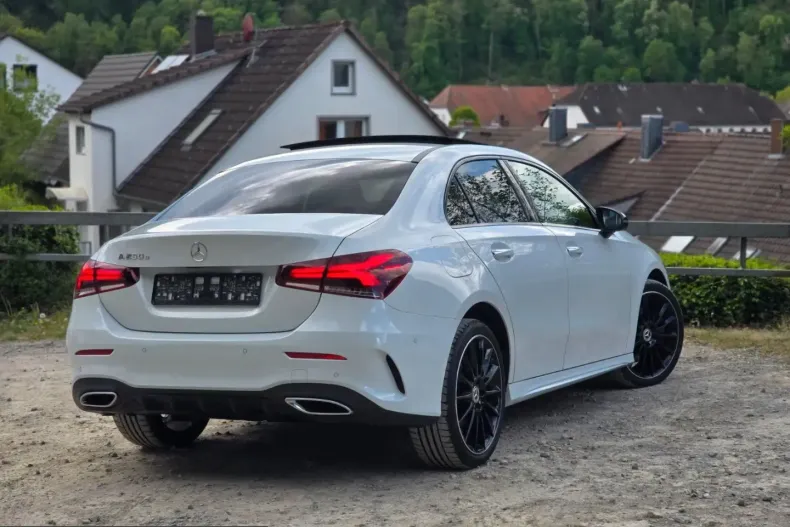 Mercedes-Benz A 250 (Clasa A) din 2021 cu 67.550 km - oferta MER213768 - foto 9