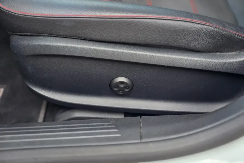 Mercedes-Benz A 250 (Clasa A) din 2021 cu 67.550 km - oferta MER213768 - foto 23