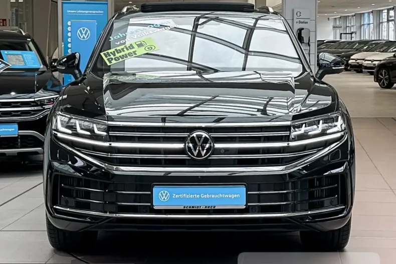 Volkswagen Touareg din 2025 cu 3.075 km - oferta VOL213772 - foto 4