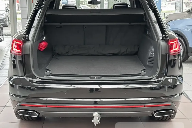 Volkswagen Touareg din 2025 cu 3.075 km - oferta VOL213772 - foto 15