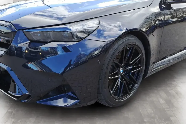 BMW M5 (Seria 5) din 2025 cu 25.215 km - oferta BMW213784 - foto 4