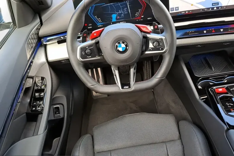 BMW M5 (Seria 5) din 2025 cu 25.215 km - oferta BMW213784 - foto 8