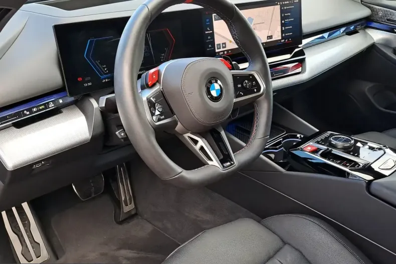 BMW M5 (Seria 5) din 2025 cu 25.215 km - oferta BMW213784 - foto 10