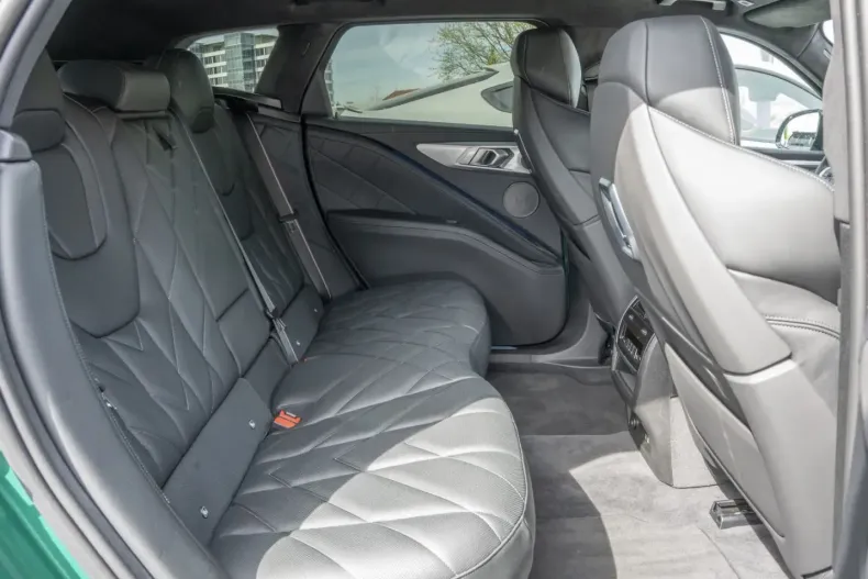 BMW XM (Seria X) din 2025 cu 4.493 km - oferta BMW213793 - foto 6