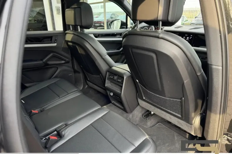 Porsche Cayenne din 2024 cu 38.643 km - oferta POR213801 - foto 22