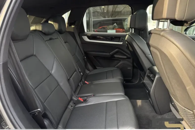 Porsche Cayenne din 2024 cu 38.643 km - oferta POR213801 - foto 23